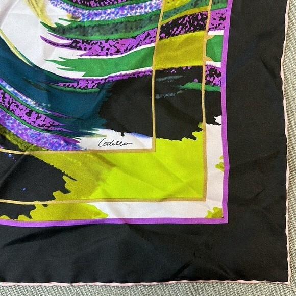 Codello Scarf Silky Square Bold Abstract Art - Picture 3 of 4
